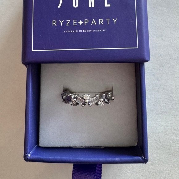 NWT Revealed Ryze Party Sterling June Born to Shine Ring - Size 8 - Picture 2 of 6